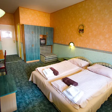 Piknik Wellness Hotel Siofok Exterior photo